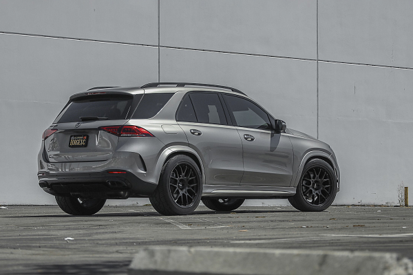 Фото дисков Rotiform ZWS Черный сатин на Mercedes-Benz GLE II