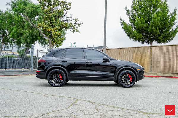 Фото дисков Vossen HF-3 Черный глянец на Porsche Cayenne II