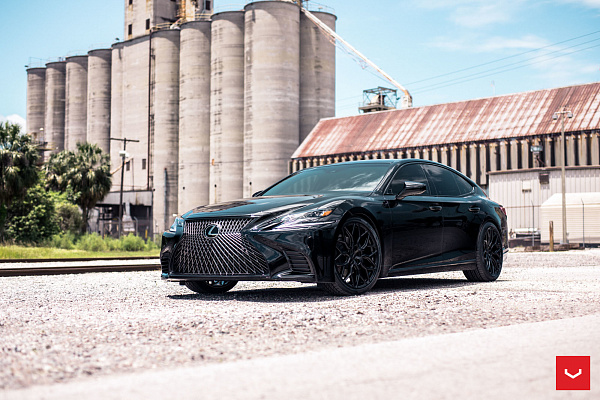 Фото дисков Vossen HF-2 Черный глянец на  Lexus LS V