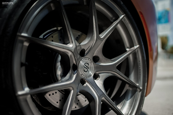 Фото дисков Strasse Wheels SM5R Deep Concave Monoblock Сатиновый темный лак на BMW i8