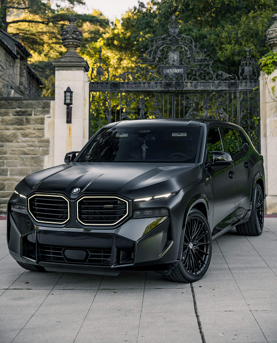 Фото дисков P103SC Черный глянец на BMW XM