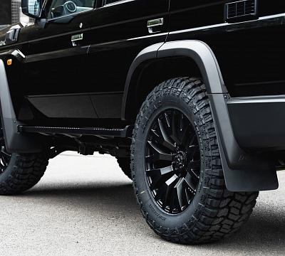 Фото дисков Kahn G22 DC на Toyota Land Cruiser 70