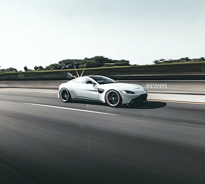 Фото дисков Strasse Wheels SV1T Deep Concave FS на Aston Martin Vantage 2