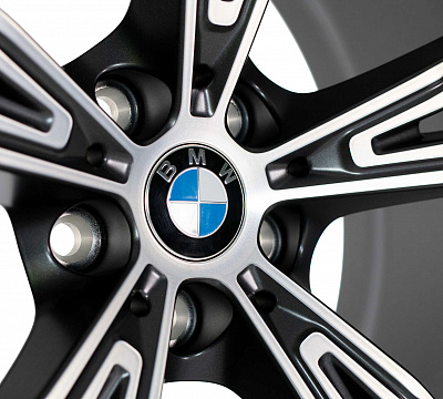 BMW 793i