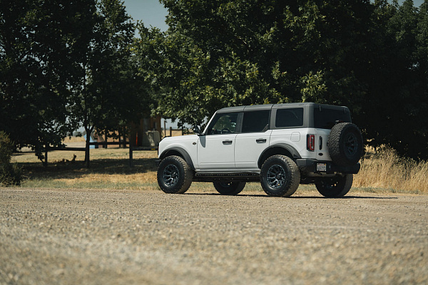 Фото дисков Black Rhino DIAMONDBACK Черный сатин на Ford Bronco