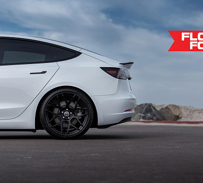 Фото дисков HRE FF01 на Tesla Model 3