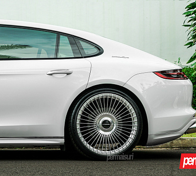 Фото дисков Vossen S17-16 на Porsche Panamera II