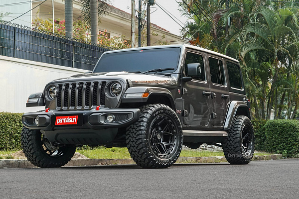 Фото дисков 4PLAY 4P55 Черный глянец на Jeep Wrangler IV (JL)