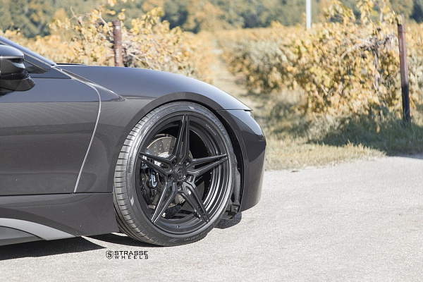 Фото дисков Strasse Wheels SV2 Deep Concave Duoblock Черный сатин на BMW i8