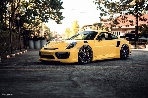 Фото дисков Brixton Forged PF9 Черный сатин на Porsche 911 VII