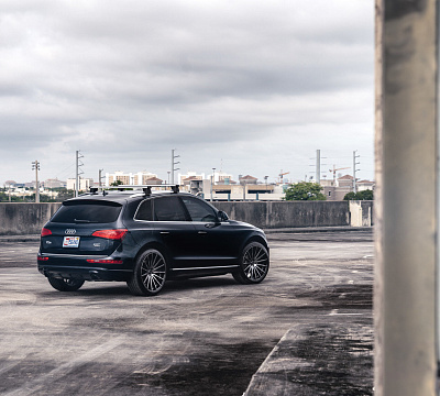 Фото дисков Vossen VFS-2 на Audi Q5 (8R)