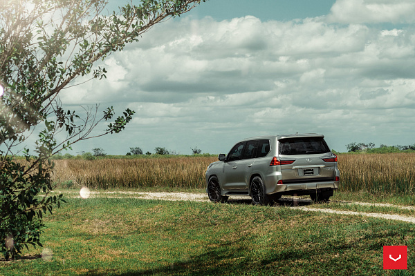 Фото дисков Vossen HF-7 Черный глянец на Lexus LX III