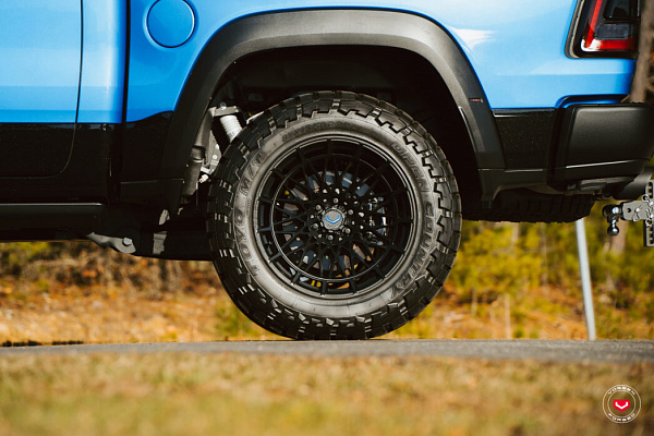 Фото дисков Vossen LCX-03 Черный сатин на Ram 1500 V