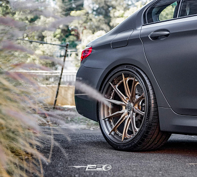 Фото дисков HRE S104SC на BMW 5/M5 (G30/F90)