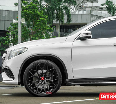Фото дисков Vossen S17-01 на Mercedes-Benz GLE I