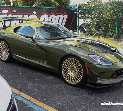 Фото дисков HRE 501M на Dodge Viper