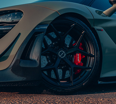 Фото дисков Brixton Forged PF7 на McLaren 720S