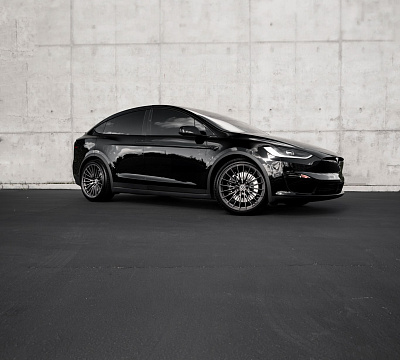 Фото дисков Brixton Forged PF20 R на Tesla Model X