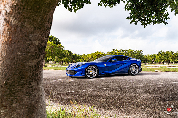 Фото дисков Vossen S21-02 Глянцевый лак на Ferrari 812