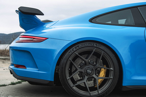 Фото дисков Brixton Forged PF7 Сатиновый темный лак на Porsche 911 VII