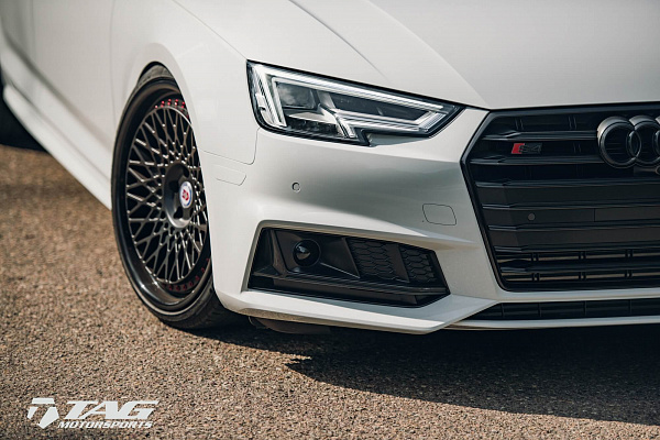 Фото дисков HRE 501 Черный сатин на Audi A/S/RS 4 (B8)