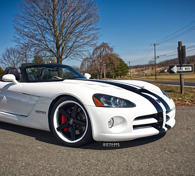 Фото дисков Strasse Wheels S5 Deep Concave FS на Dodge Viper