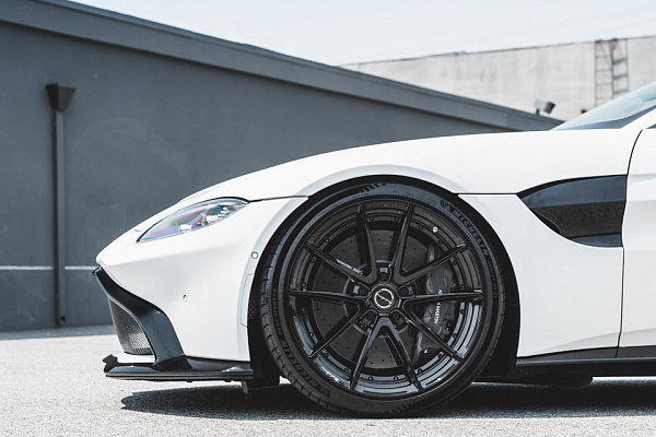 Aston Martin Vantage