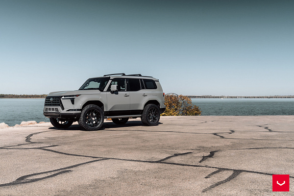 Фото дисков Vossen HF6-4 Черный глянец на Lexus GX III
