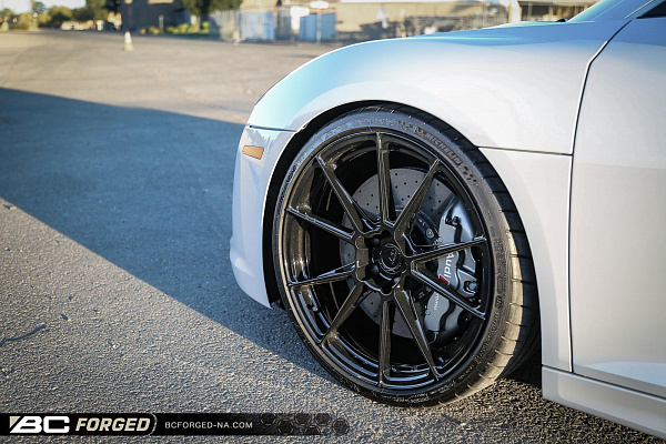 Фото дисков BC Forged EH182 Черный глянец на Audi R8 (4S)