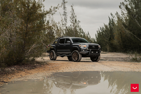 Фото дисков Vossen HF6-5 Сатиновая бронза на Toyota Tacoma III