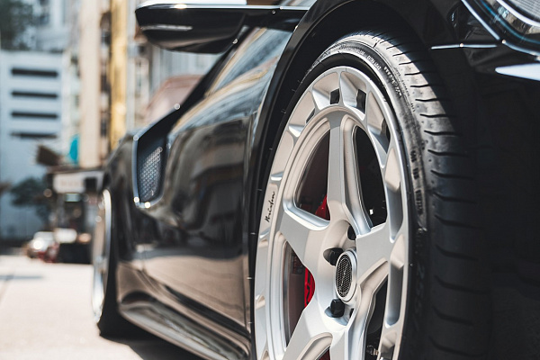 Фото дисков Brixton Forged TR05 AERO1 Сатиновый лак на Acura NSX II