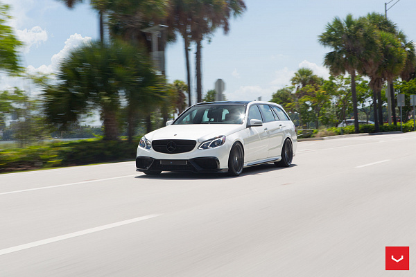 Фото дисков Vossen VFS-5 Глянцевый графит на Mercedes-Benz E-Class (W212, S212, C207)