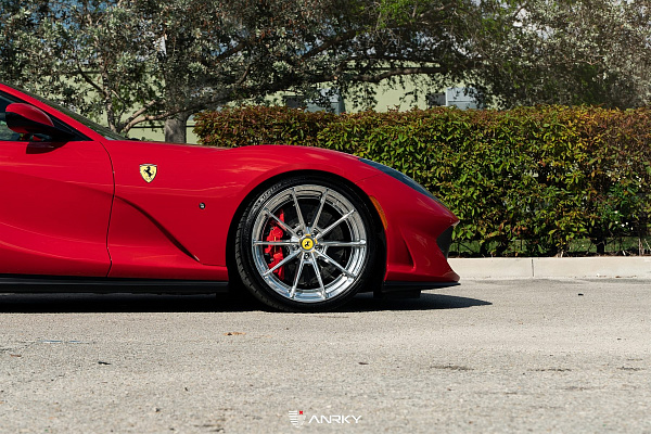 Фото дисков Anrky AN28 Полированный лак на Ferrari 812