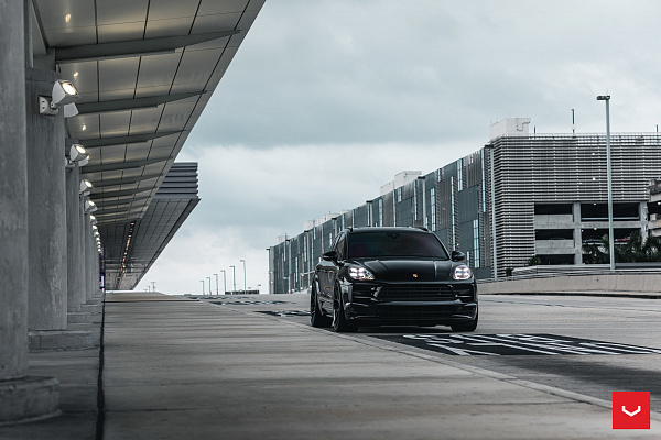 Фото дисков Vossen HF-5 Черный глянец на Porsche Macan I