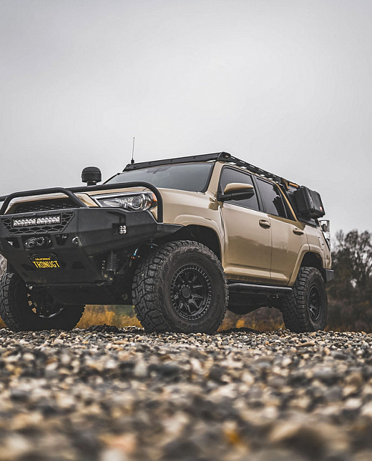 Фото дисков CALICO Черный сатин на Toyota 4Runner V