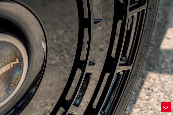 Фото дисков Vossen HF-9 Черный глянец на Land Rover Range Rover V