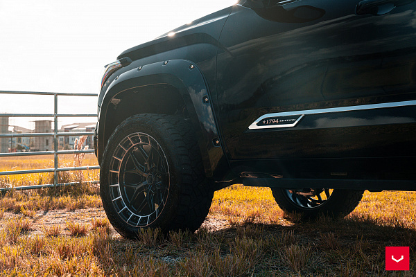 Фото дисков Vossen HFX-1 (6-Lug) Черный глянец на Toyota Tundra III