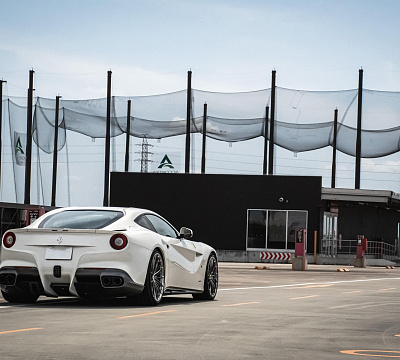 Фото дисков HRE P103 на Ferrari F12