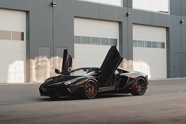 Фото дисков Brixton Forged PF10-RS Черный глянец на Lamborghini Aventador