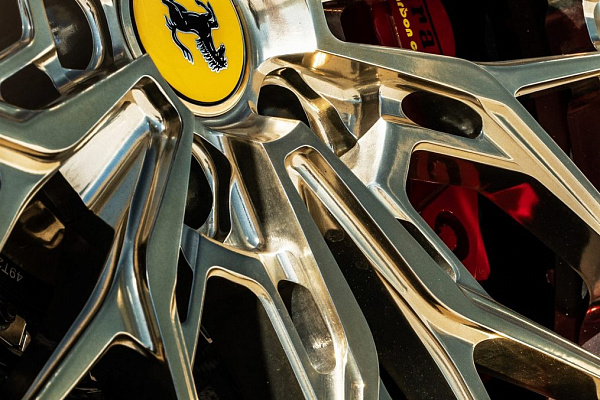 Фото дисков Anrky S3-X1 Глянцевое золото на Ferrari F8