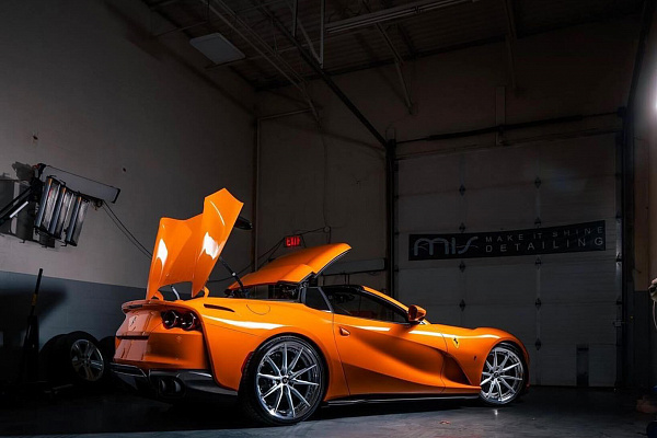 Фото дисков HRE S104SC Сатиновый лак на Ferrari 812