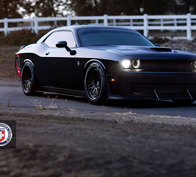 Фото дисков HRE 300 на Dodge Challenger III