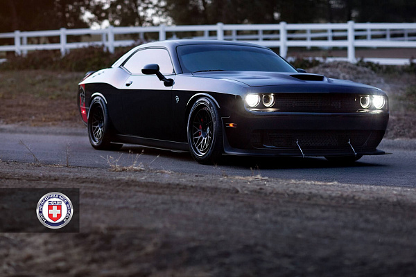 Фото дисков HRE 300 Черный сатин на Dodge Challenger III