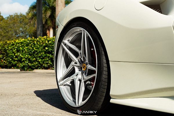 Фото дисков Anrky S1-X3 Глянцевый лак на Ferrari 488