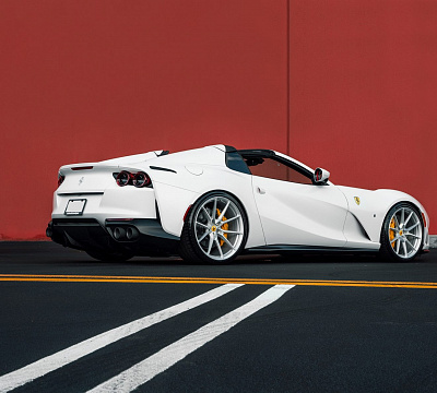 Фото дисков Anrky AN12 на Ferrari 812