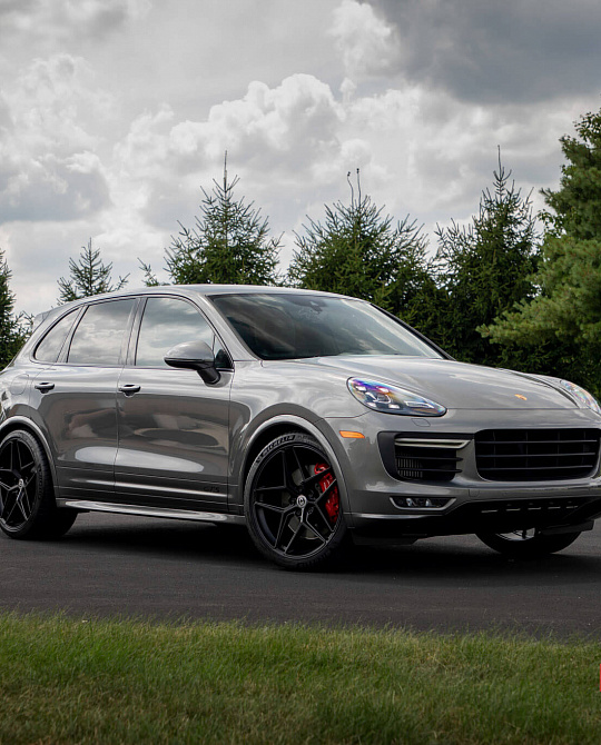 Фото дисков FF11 Черный сатин на Porsche Cayenne II