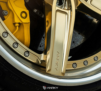 Фото дисков Anrky AN35 на Ferrari 812