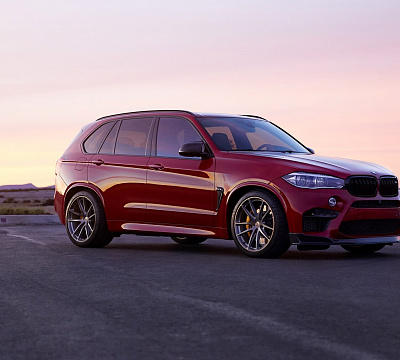 Фото дисков HRE P104 на BMW X5/X5 M (F15/F85)