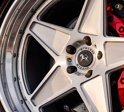 Фото дисков Strasse Wheels F5 Track на Ferrari SF90