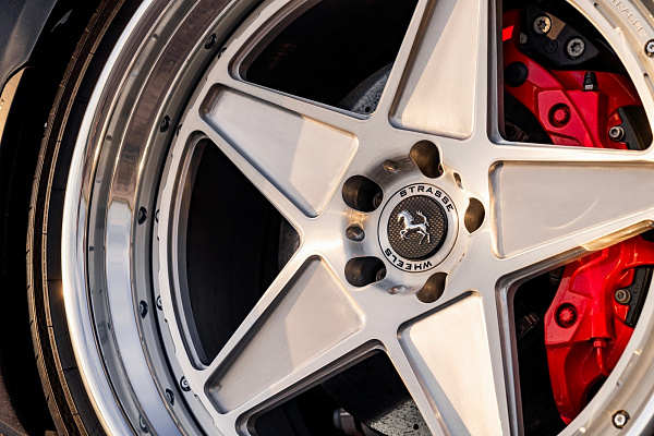 Фото дисков Strasse Wheels F5 Track Глянцевый лак на Ferrari SF90